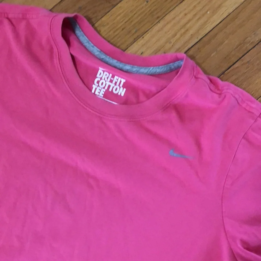 Nike dri-fit cotton tee hot pink logo